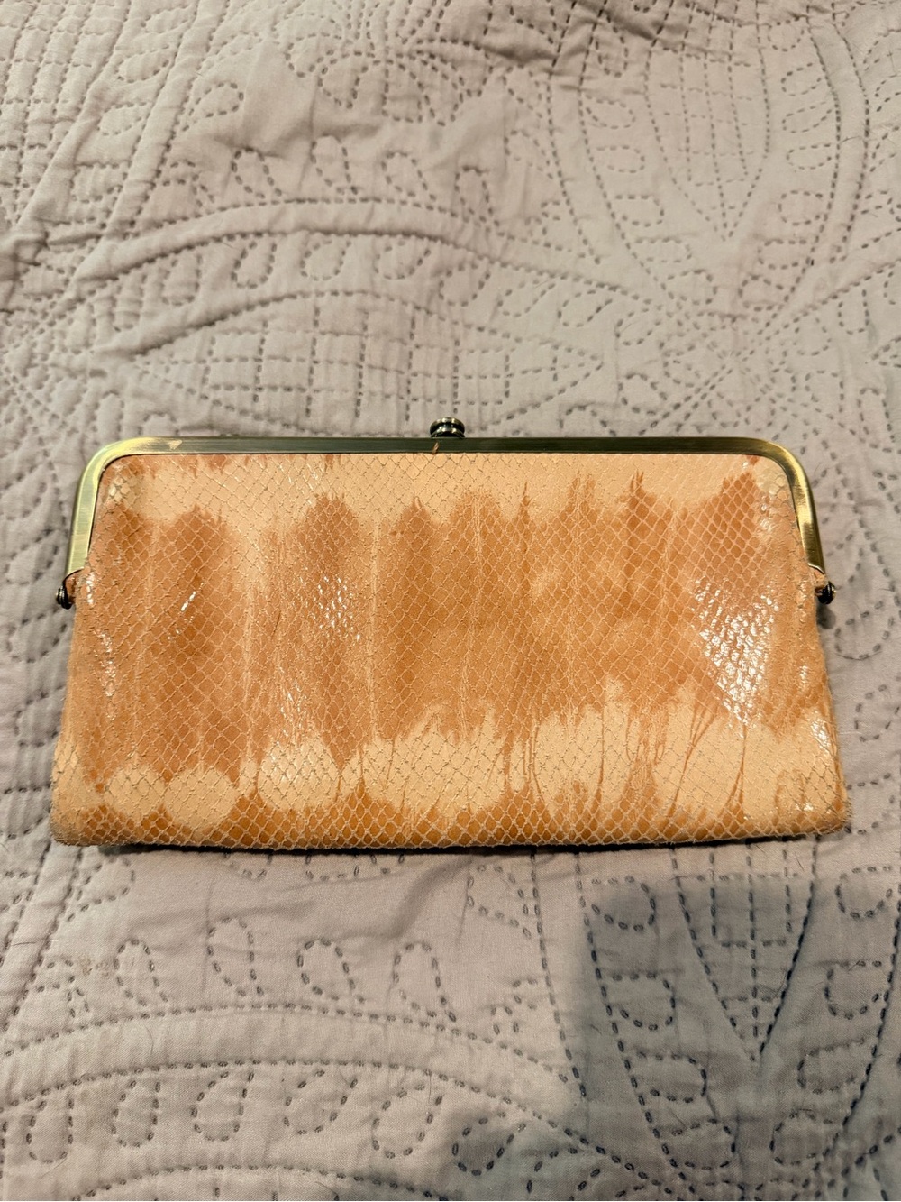 HOBO Shiny Tan Patent Frame Clutch